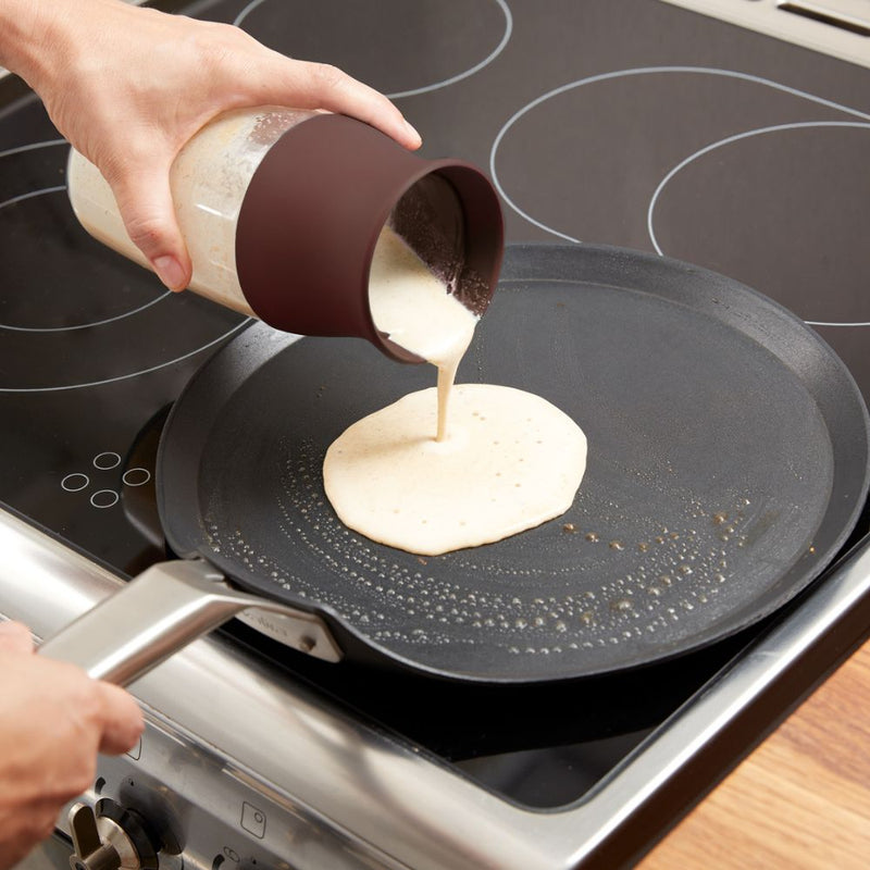 Lekue Crêpes and Pancakes Shaker