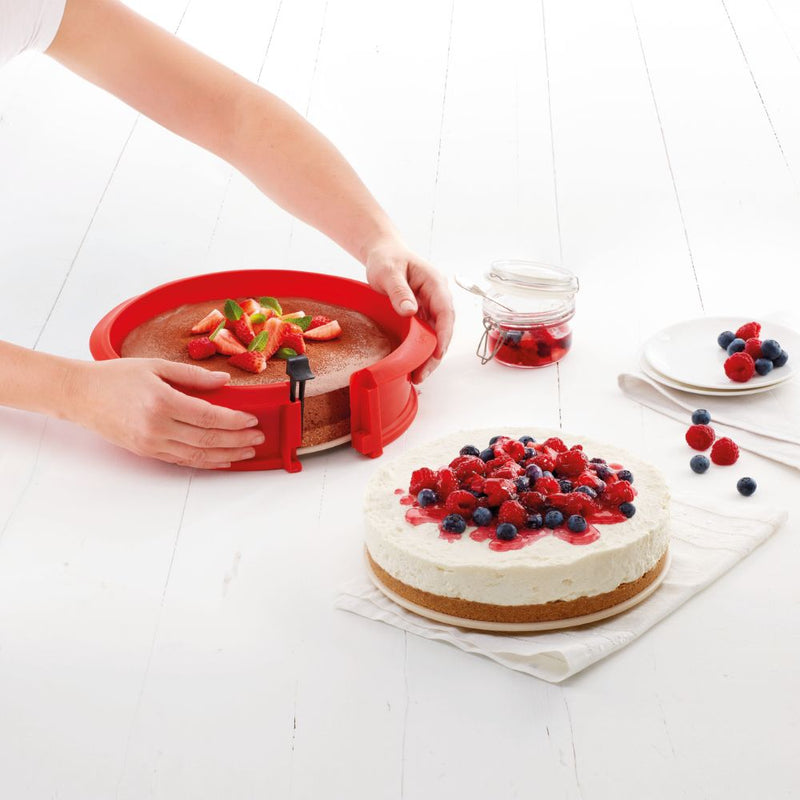 Lekue Springform Cake Mould 23cm with Ceramic Plate