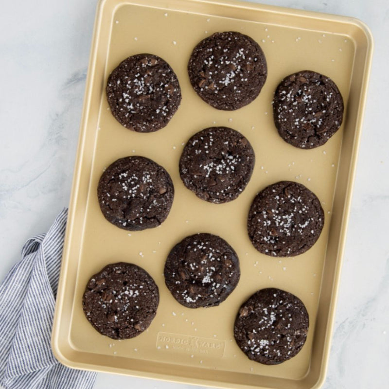 Nordic Ware Nonstick Half Sheet Baking Tray - Lighting.co.za