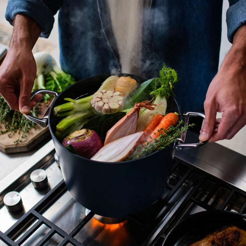 Joseph Joseph Space 25 cm / 8 L Non-Stick Stock Pot with Lid - Lighting.co.za