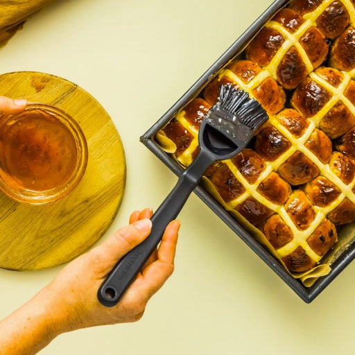 Dreamfarm Brizzle Basting/Pastry Brush - 2 Colours - Lighting.co.za